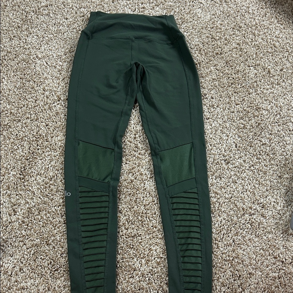 ALO Yoga Green Leggings - Picture 2 of 3